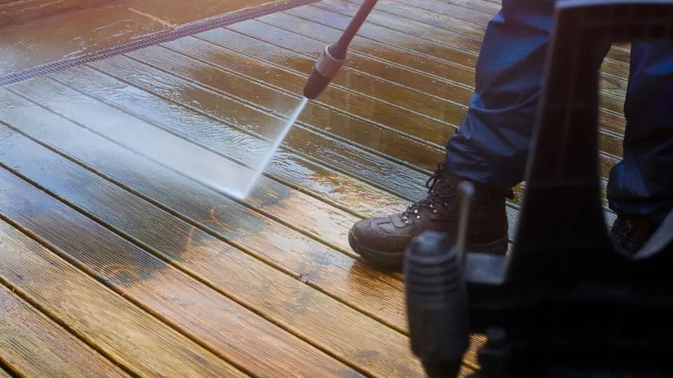 Deck Power Washing Prices: What Determines The Number?